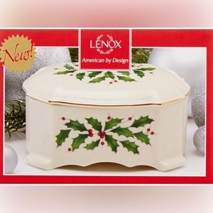 BNIB LENOX HOLIDAY ARCHIVE MUSICAL TRINKET BOX